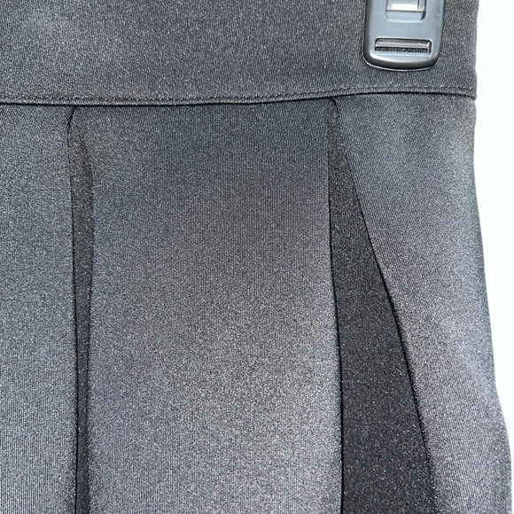 Black flowy folded skirt. - Picture 3 of 3